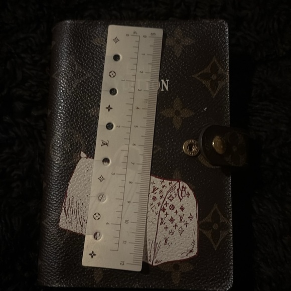 📏 Louis Vuitton Ruler – 5” PM Monogram Edition - Picture 4 of 5